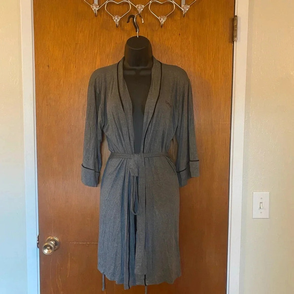🆕 Bebe Grey Robe with Black Line Accent - Picture 3 of 16